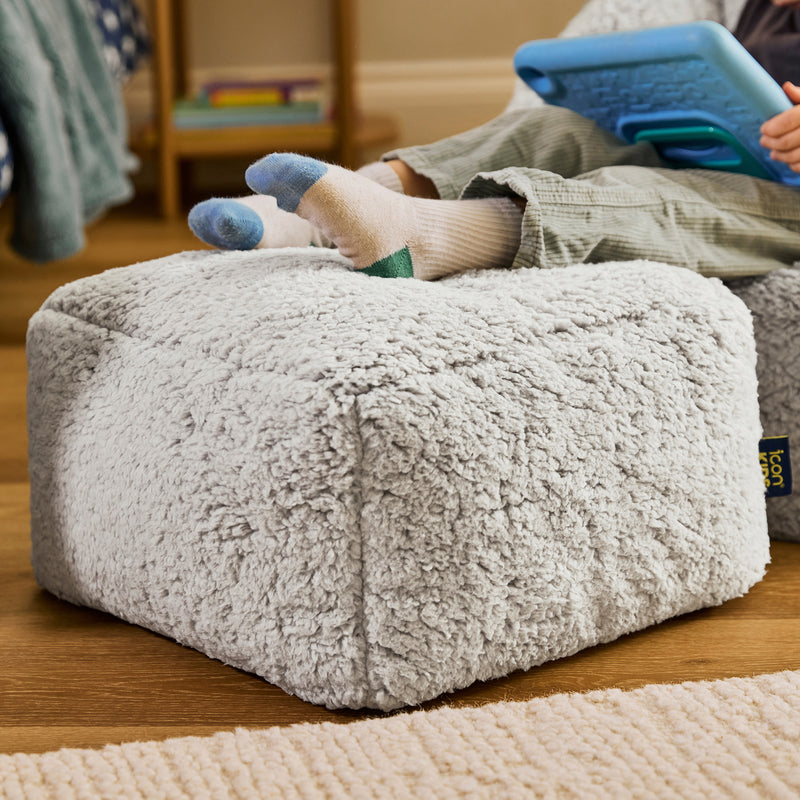 Pouf carré en polaire Teddy Mini Amara - Gris