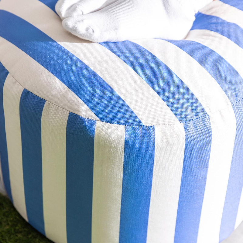 Pouf rond tissu à rayures Milano pour l'intérieur et l'extérieur, bleu cobalt 
